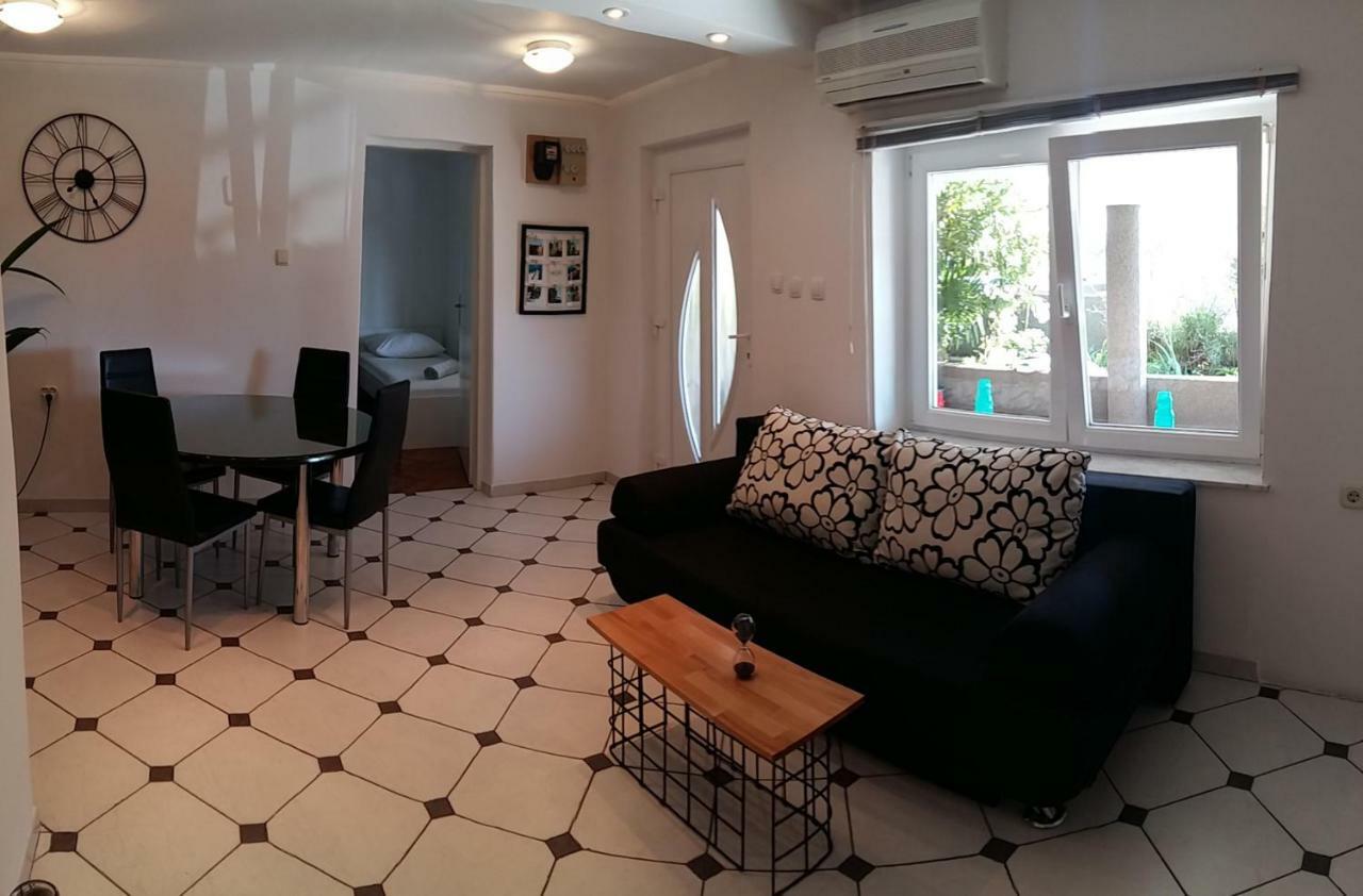 Apartment Melany เซนญ์ ภายนอก รูปภาพ