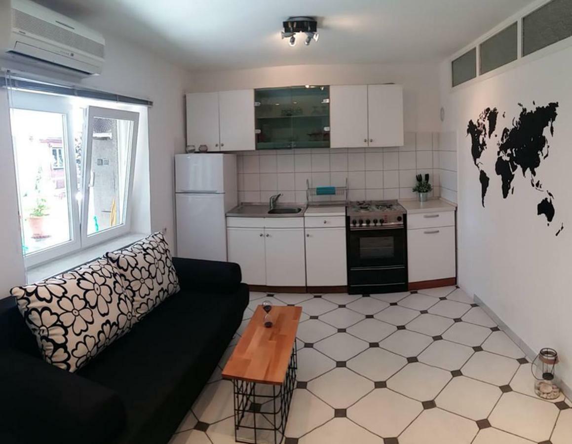 Apartment Melany เซนญ์ ภายนอก รูปภาพ